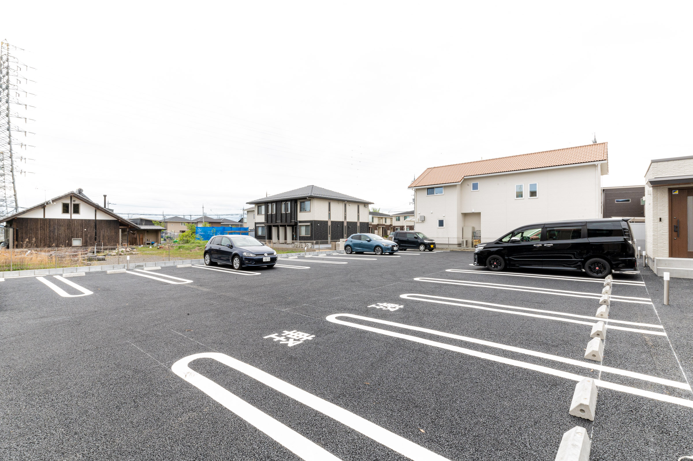 JR堅田駅より車で3分、駐車場20台以上完備の好アクセス